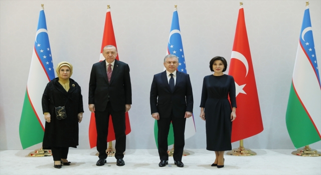 Cumhurbaşkanı Erdoğan, Özbekistan Cumhurbaşkanı Mirziyoyev tarafından resmi törenle karşılandı