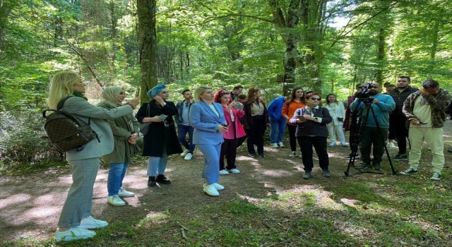 Kültür ve Turizm Bakanı Ersoy’un eşi Pervin Ersoy ile ünlüler longoz ormanını gezdi