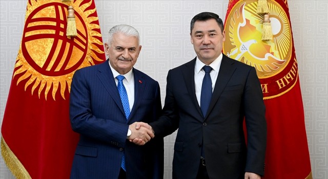 AK Parti Genel Başkanvekili ve Türk Devletleri Teşkilatı Aksakallar Konseyi Başkanı Binali Yıldırım, Cumhurbaşkanı Sadır Caparov ile Kırgızistan'da bir araya geldi.