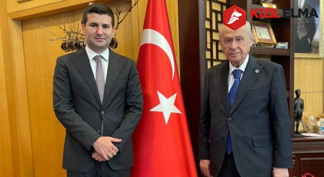 Ülkü Ocakları Genel Başkanı Yıldırım'dan MHP Liderine Babalar Günü hediyesi