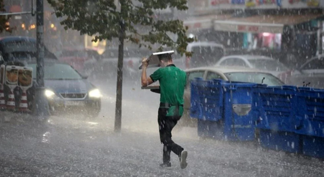 Bu hafta hava durumu nasıl olacak? İstanbul'a sağanak yağış geri geliyor