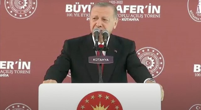 Cumhurbaşkanı Erdoğan: Bu millet o imanlı yürekleriyle imansızları İzmir'den denize döktü