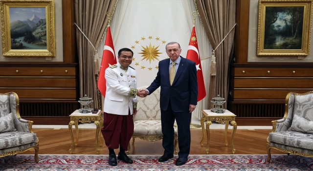 Kamboçya Büyükelçisi'nden Cumhurbaşkanı Erdoğan'a güven mektubu