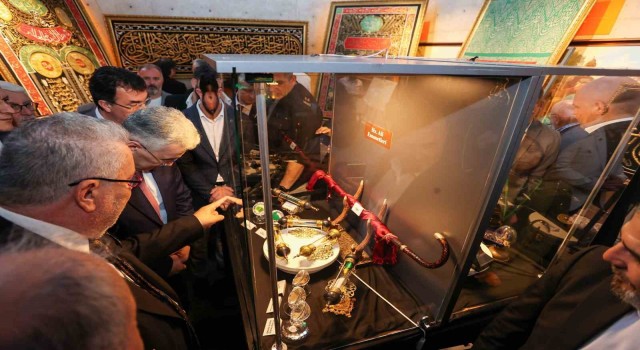 Panorama 1326 Bursa Fetih Müzesi’nde ”Mukaddes emanetler” sergisi ziyarete açıldı