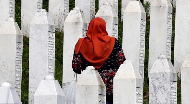 Saraybosna’daki ”savaş turizmi” katılımcıları, en güzel kadınları vurmak için birbiriyle yarışmış
