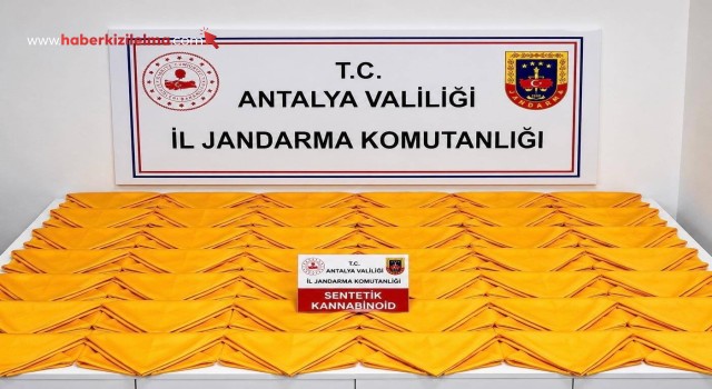 Alanya'da otel odasında 537 bin 600 kullanımlık uyuşturucu madde ele geçirildi