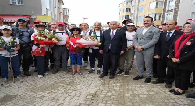 Atatürk ve İstiklal Yolu Yürüyüşü’nde katılımcılar, Seydiler ilçesine ulaştı