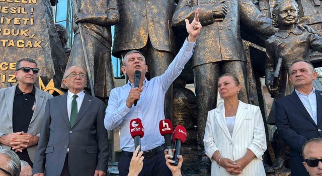 Özgür Özel’den ’dini değerleri aşağılayan’ Deniz Göktaş’a tam destek