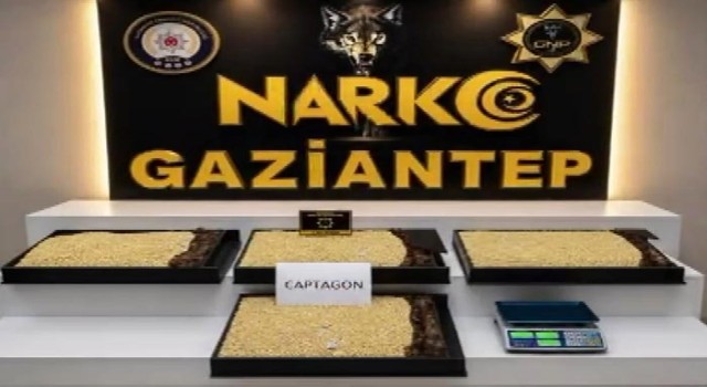 Gaziantep’te sanayi tipi mutfak araçlarına gizlenmiş 400 bin Captagon hap ele geçirildi