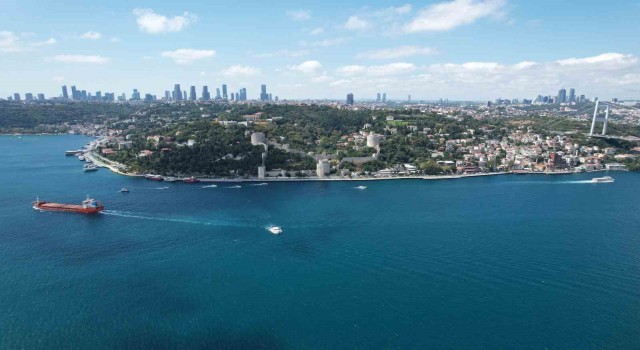 İBB’nin yürüttüğü Rumeli Hisarı restorasyonu bitmek bilmiyor İşleri azalan çevre esnafı çileden çıktı