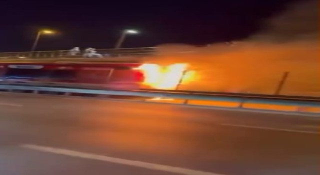 Kağıthane’de metrobüs alevlere teslim oldu, yolcular tahliye edildi