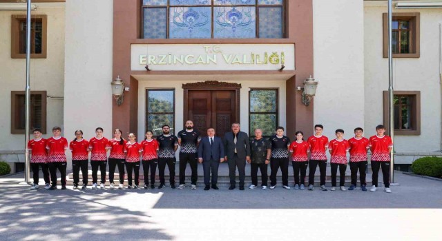 Milli badmintoncular Avrupa Şampiyonası öncesi Erzincan’da kampta