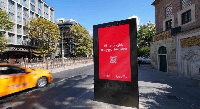 81 ildeki billboardlarda yer alan QR kodlu mesajlar merak uyandırdı