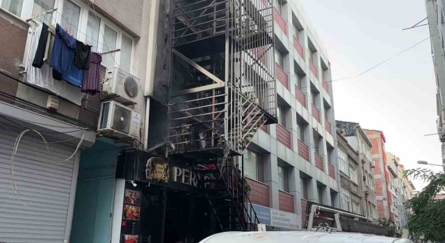 Bakırköy’de 6 katlı otelde yangın: 12 yaralı