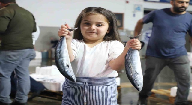 Karadeniz’de çifte bereket: Hem palamut hem hamsi bolluğu