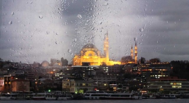 Sıcaklıklar düşüyor, kuvvetli sağanak geliyor