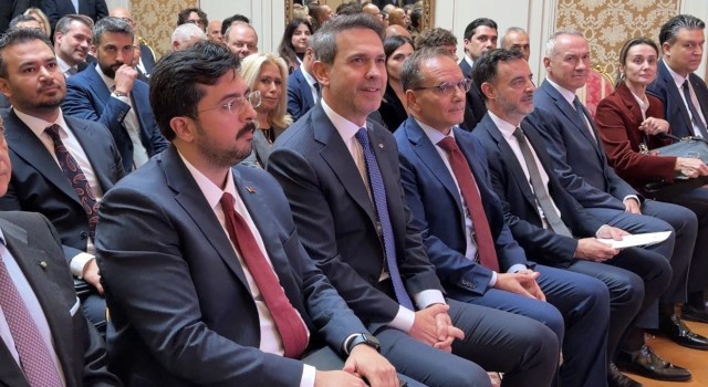 Bakan Bayraktar: ”Türkiye 2053 yılında karbon nötr bir ekonomi olacak”