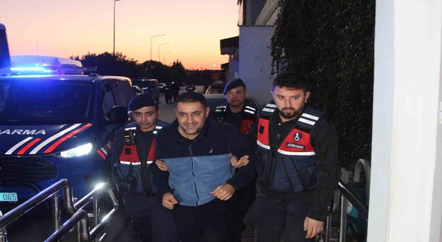 Çukurova Belediyesi soruşturmasında mevcut başkan Emrah Kozay dahil 34 şüpheli tutuklandı