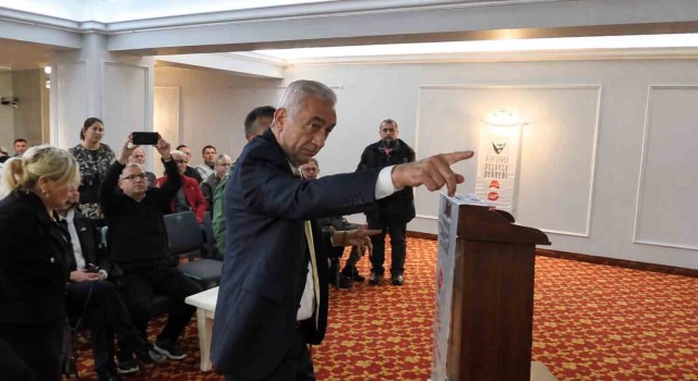 Süheyl Batum ile CHP’li ilçe başkanı arasında ”mutlak butlan” tartışması