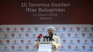 Diyanet İşleri Başkanı Erbaş, 15 Temmuz şehitlerinin aileleriyle iftarda bir araya geldi: