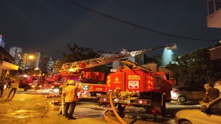 Ataşehir’de gecekonduda çıkan yangın söndürüldü