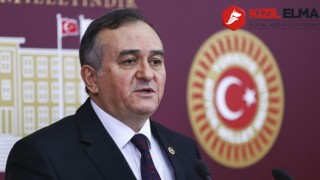 MHP’li Akçay: Davutoğlu, siyaset çöplüğündeki yerini garantilemiştir