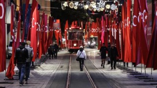 İstiklal Caddesi'ndeki ağaç ve beton saksılar kaldırıldı