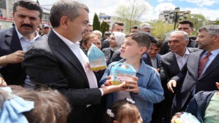 Bakan Tekin: ”(CHP’deki olaylar) Bu olayın arkasında başka bir şaibe aramaya gerek yok, yeterince şaibe zaten orada var”