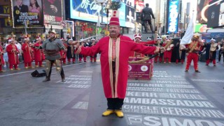Mehter Takımı New York’un Times Meydanı’nda büyük ilgi gördü
