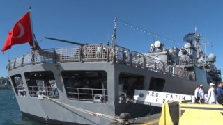 TCG Fatih-Fırkateyn Gemisi, Sarayburnu Limanı’nda ziyarete açıldı
