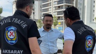 Aracına sahte plaka taktı, yakalanınca ”işimiz acildi” dedi