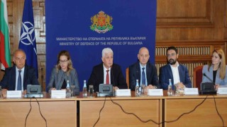 Bulgaristan Savunma Bakanı Stoyanov: ”Ukrayna ordusuna daha fazla silah sağlamayı öngörmüyoruz”