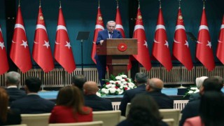 Cumhurbaşkanı Erdoğan: ”Ana muhalefet partisi içindeki tartışmaların hiçbiri bizi ilgilendirmiyor”