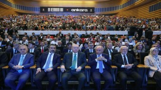Cumhurbaşkanı Erdoğan: ”Siyasi rakiplerimiz koltuk kavgası verirken biz Türkiye’yi geleceğe hazırlamanın mücadelesini veriyoruz”