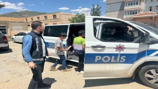 Sason’da LGS’ye yetişemeyen öğrencilerin imdadına polis yetişti