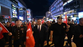 Erzurum’da 107. yıllık coşku fener alayı ile renklendi