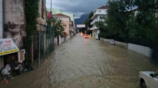 Kastamonu’yu sel vurdu: İş yerleri, evler ve araçlar su altında kaldı