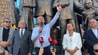 Özgür Özel’den ’dini değerleri aşağılayan’ Deniz Göktaş’a tam destek