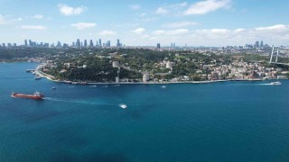 İBB’nin yürüttüğü Rumeli Hisarı restorasyonu bitmek bilmiyor İşleri azalan çevre esnafı çileden çıktı