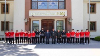 Milli badmintoncular Avrupa Şampiyonası öncesi Erzincan’da kampta