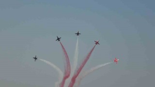 Türk Yıldızları’ndan Yalova semalarında nefes kesen gösteri