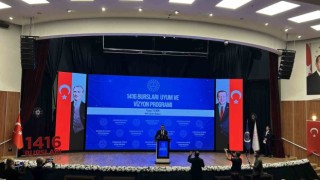 Yusuf Tekin’den bursiyerlere: Türkiye’yi iyi temsil edin