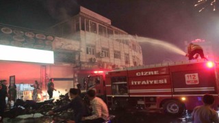 Cizre’deki galibiyet kutlamalarında 3 iş yeri ve 1 araç yandı: 1 itfaiye eri yaralandı