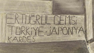Ertuğrul Fırkateyni’nin 136. yılında tarlaya traktörle dostluk mesajı yazdı