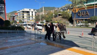 Alanya’da tefecilik ve şantaj operasyonu: 7 şüpheli adliyeye sevk edildi
