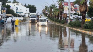 Bodrum’da Sağanak: Konacık Atatürk Bulvarı Trafiğe Kapandı