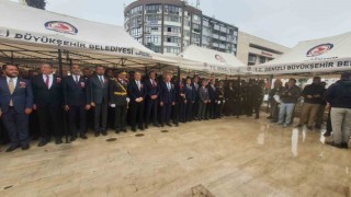 Denizli’de Cumhuriyet Bayramı kutlamaları çelenk töreniyle başladı