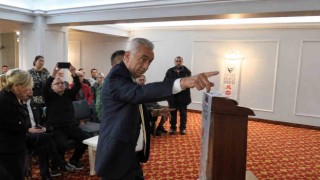 Süheyl Batum ile CHP’li ilçe başkanı arasında ”mutlak butlan” tartışması