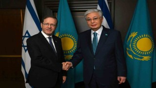 Tokayev ve Herzog, Bakü’de bir araya geldi